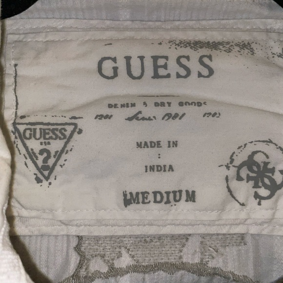 Guess Men’s White and gray button down shirt. Size Medium - Picture 3 of 4